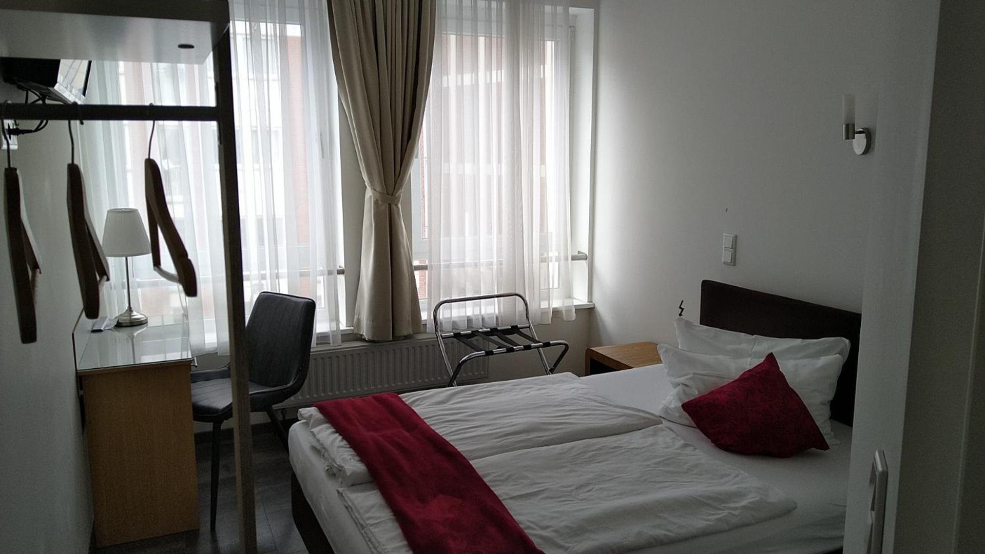 Hotel Gemini Дюссельдорф Экстерьер фото