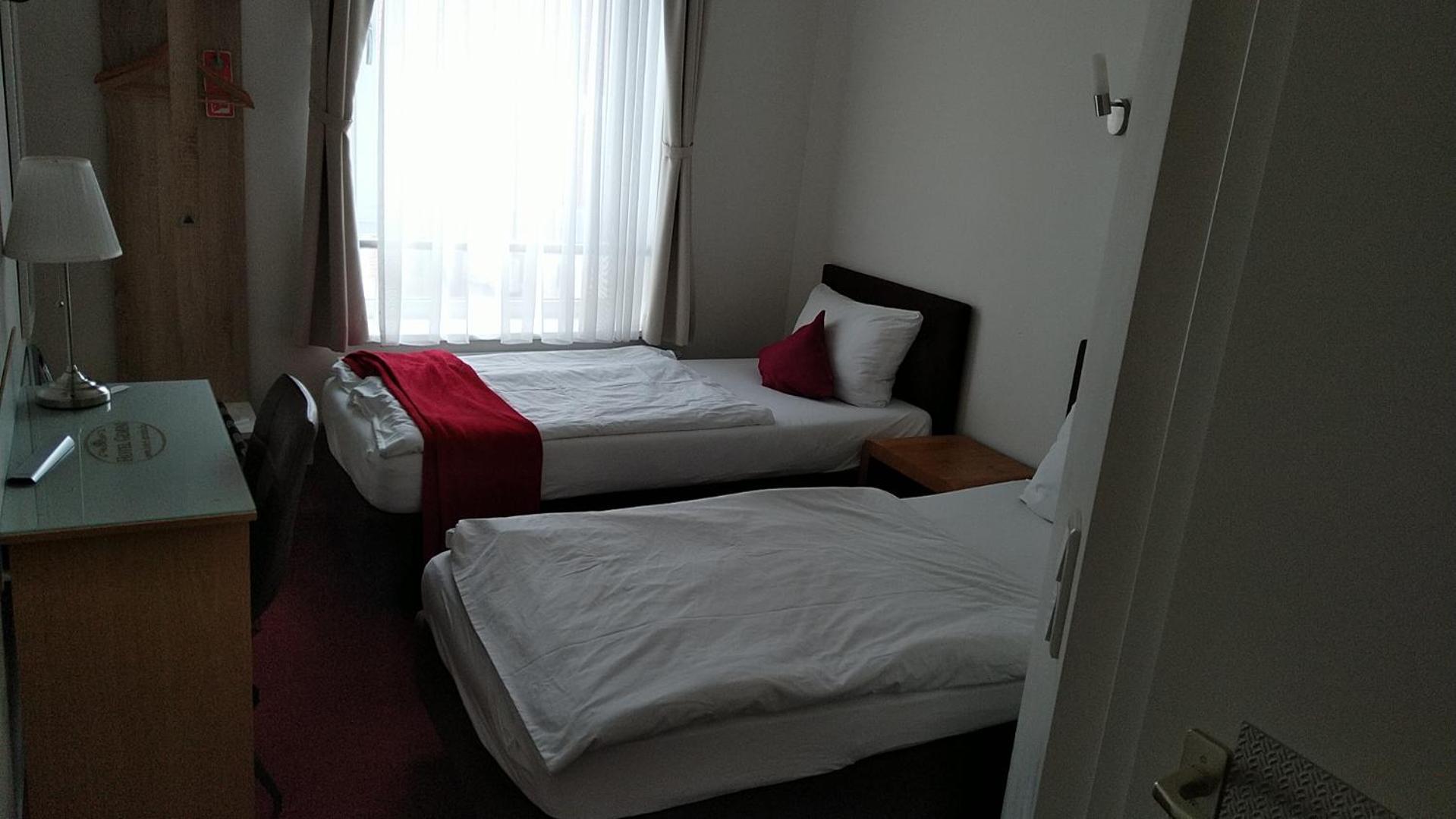 Hotel Gemini Дюссельдорф Экстерьер фото